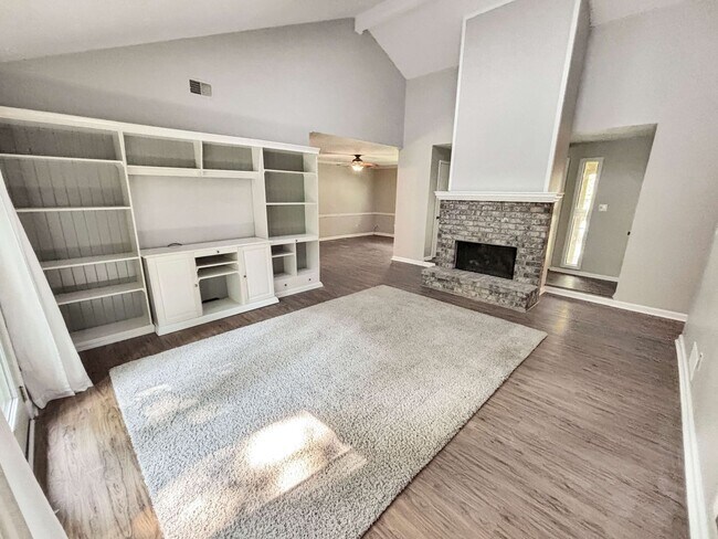 Foto del edificio - Charming 3 BR/2BA Townhome in Marietta!