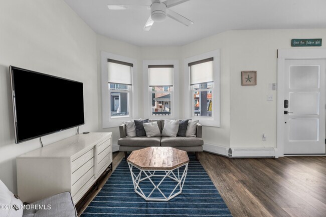 Building Photo - 1208 Bond St