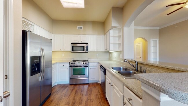 Interior Photo - THIRTY377