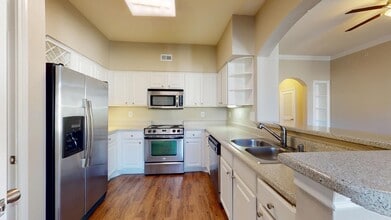 Interior Photo - THIRTY377
