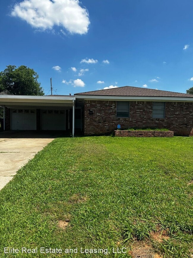 Building Photo - 3 br, 1.5 bath House - 1317 SW 68th STREET