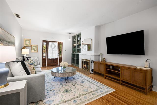 Building Photo - 832 N Winnetka Ave
