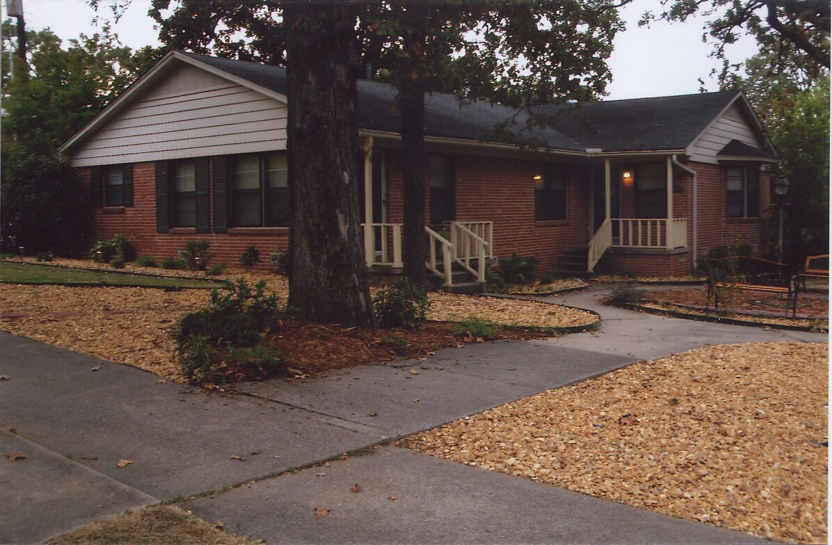 Primary Photo - 3815 Hill Rd