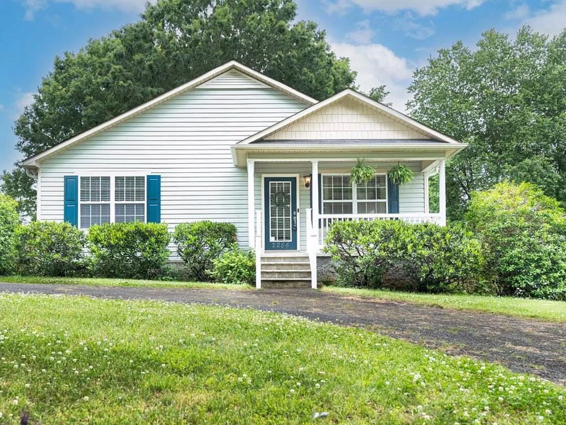 2254 Cherokee Ln, WinstonSalem, NC 27103 House Rental in Winston