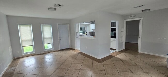 Building Photo - 480 Sharon Cir