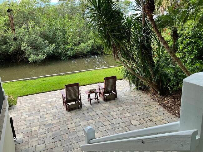 Patio with composite glider chairs - 4426 Saxon Dr