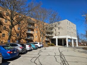 Building Photo - 3675 Clague Rd