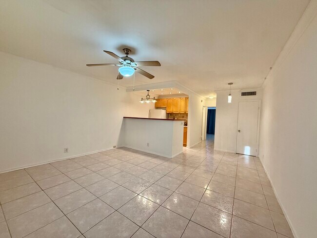 Building Photo - 467 Golden Isles Dr