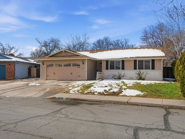 Foto del edificio - Upgraded Sparks Home