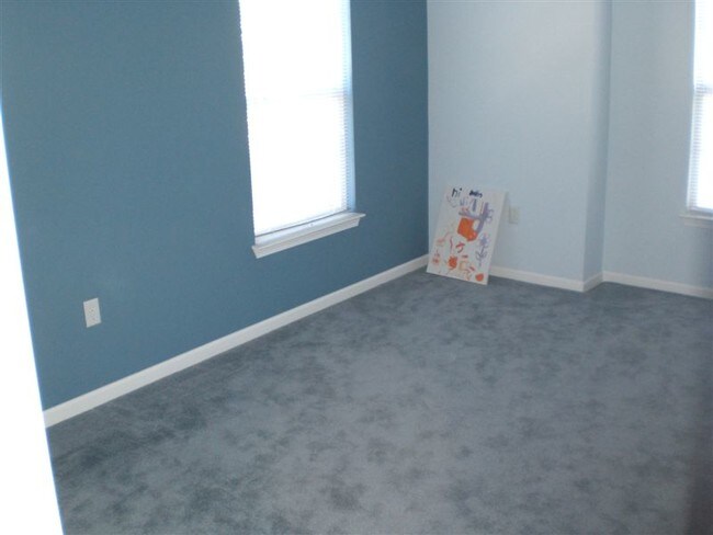 Foto del edificio - 2 br, 1.5 bath Condo - 22668 Goddard Rd Mi...