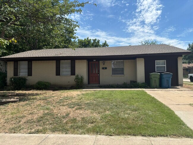 Foto del edificio - 474 Sweetbriar Dr