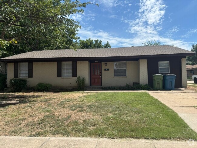 Building Photo - 474 Sweetbriar Dr