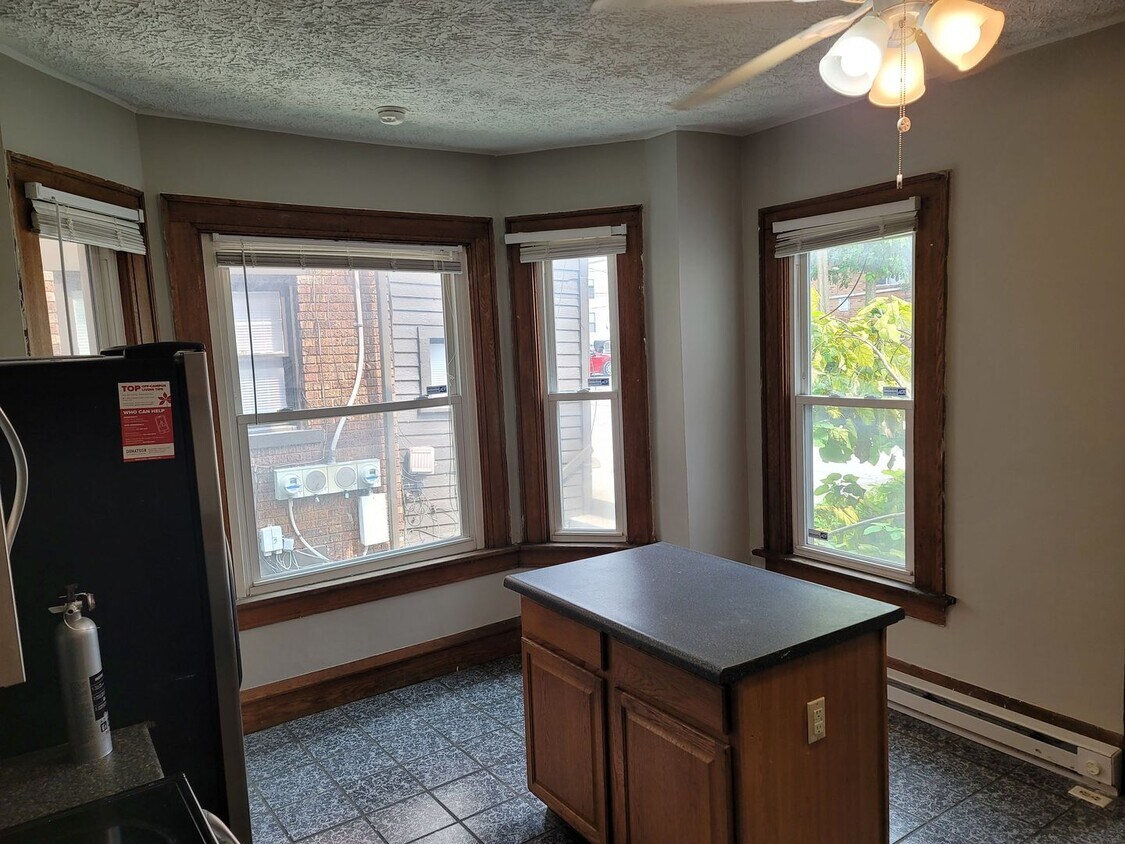 Foto principal - 319 E 18th Ave