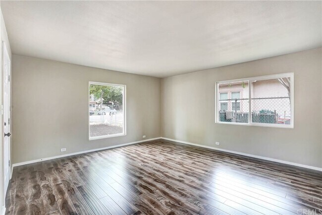 Foto del edificio - 2127 N Mountain View Ave