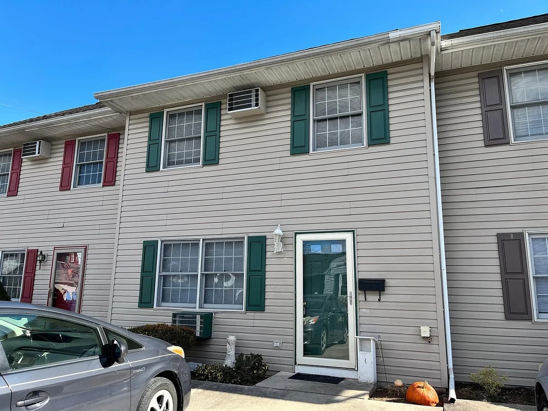 7 Franklin St, Highspire, PA 17034 Townhome Rentals in Highspire PA