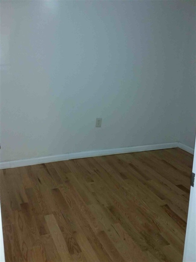 Building Photo - 335 Palisade Ave