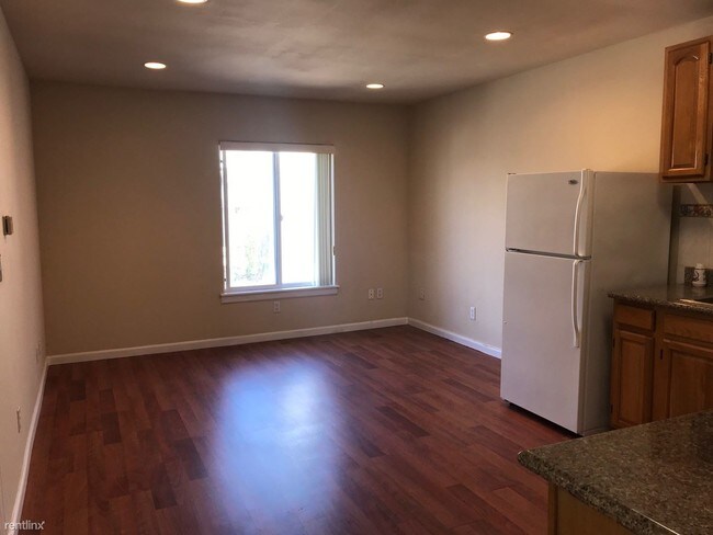Building Photo - 1820 Taraval St