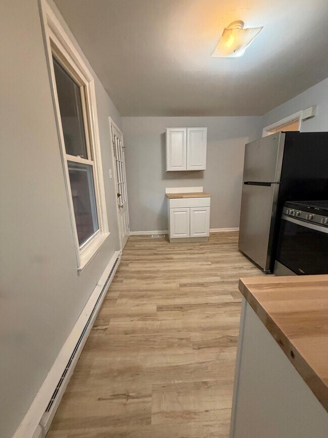 Building Photo - 18 Marvin Ave