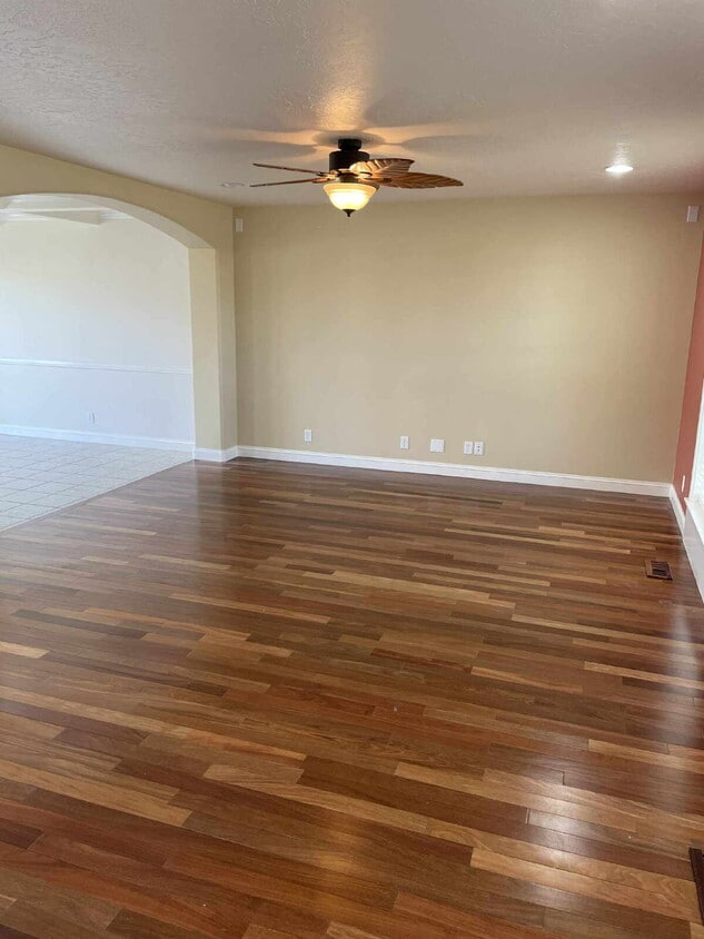 Primary Photo - "Charming 3-Bedroom Retreat with 2.5 Baths...