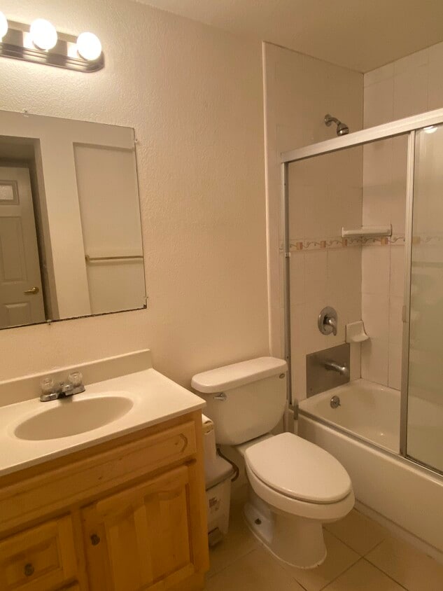 Building Photo - 366 Ralston St