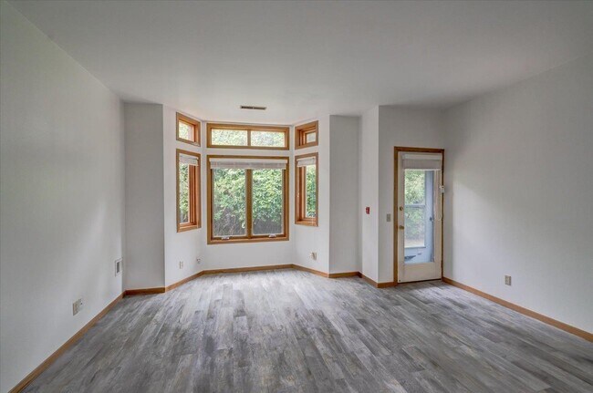 Foto del edificio - 2229 Luann Ln