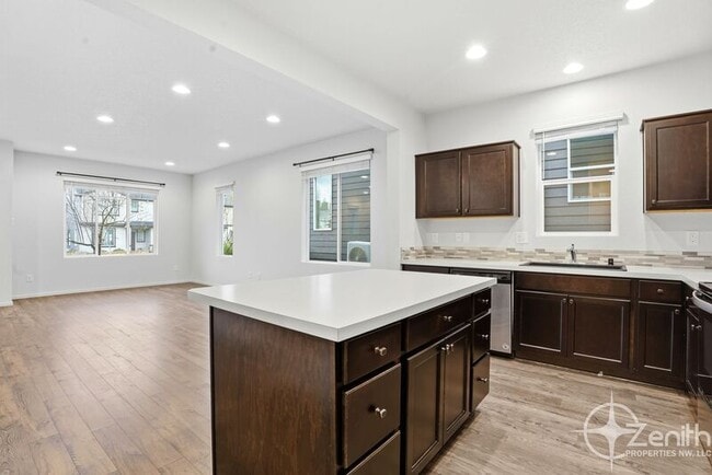 Building Photo - 11745 NE 22nd Way