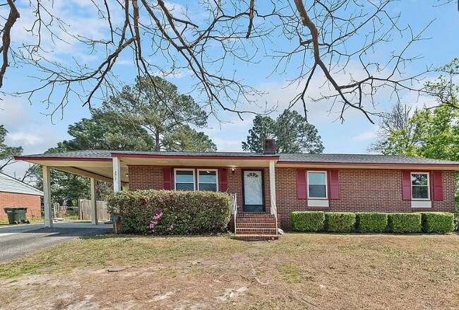 Building Photo - 3917 Village Dr