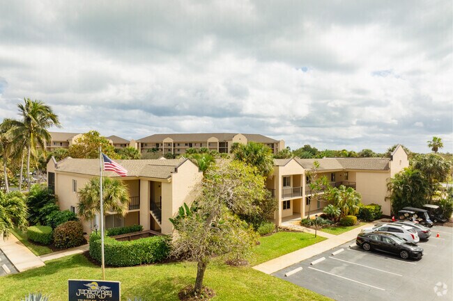 Building Photo - Jupiter Bay East