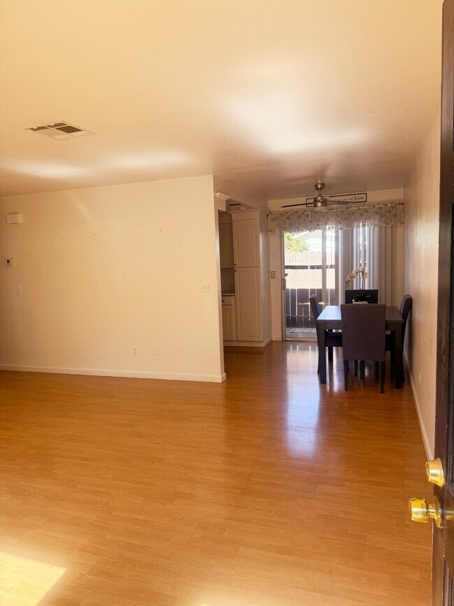 Foto del edificio - 3001 Quail Hollow Dr