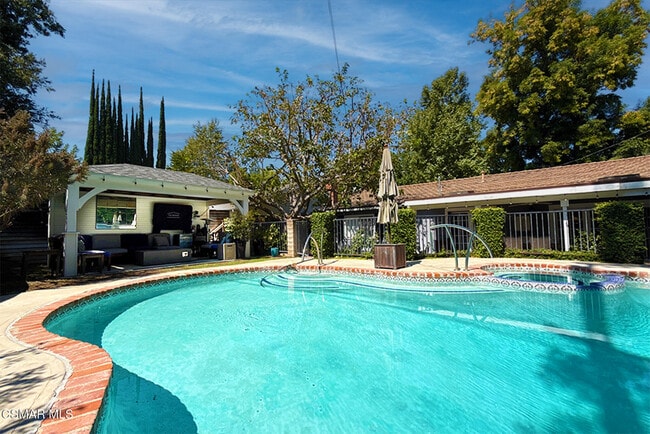 Building Photo - 4748 Conejo Ave