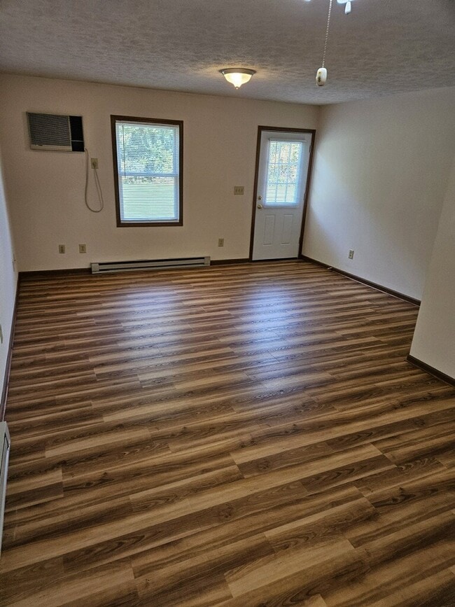 Building Photo - 879 Lewis St