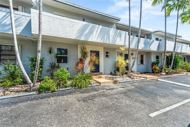 Building Photo - 3827 NE 166th St