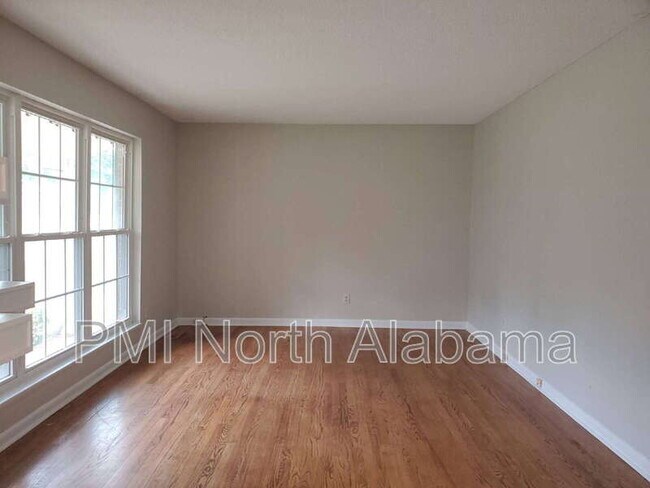 Foto del edificio - 3017 Deerfield Rd NW