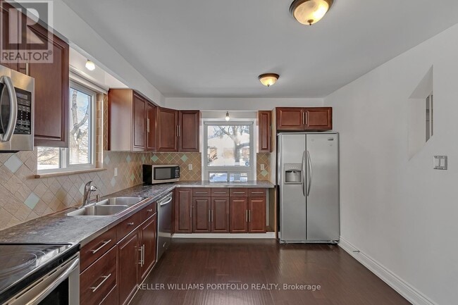 Building Photo - 37 Banner Crescent