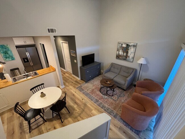 Foto del edificio - 3 Bedroom / 2 Bath End-Unit Condo in Crossland Downs – Across from the AU Vet School