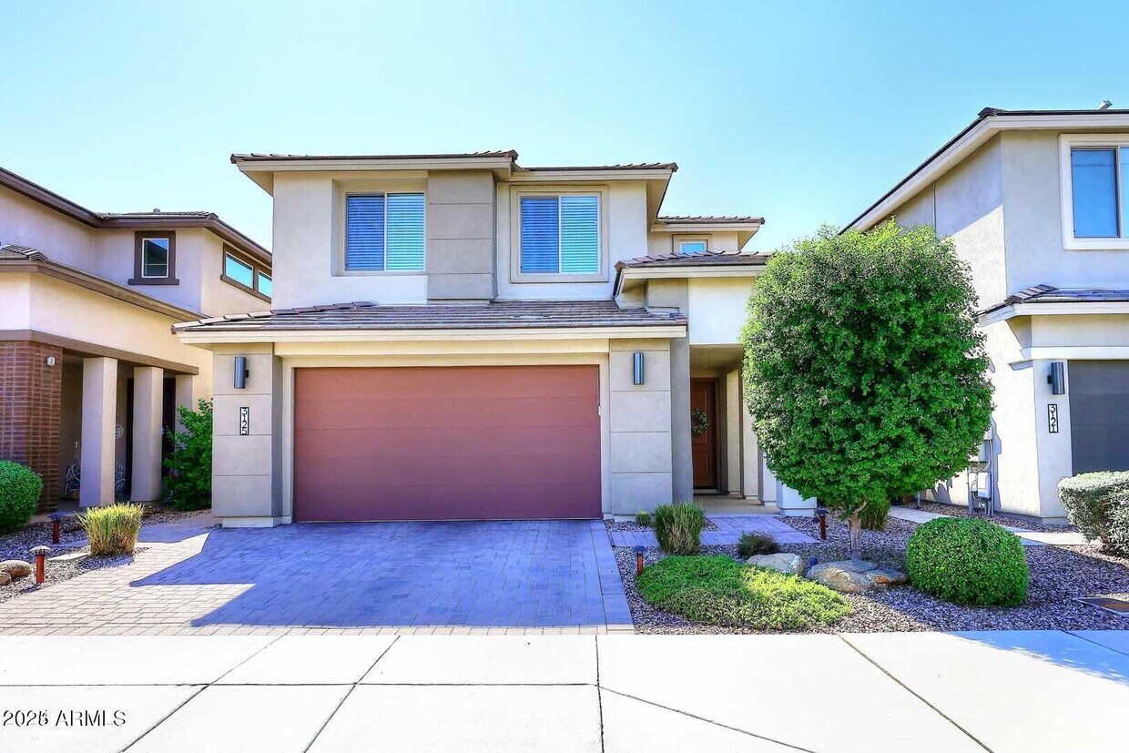 Primary Photo - 3125 E Louise Dr