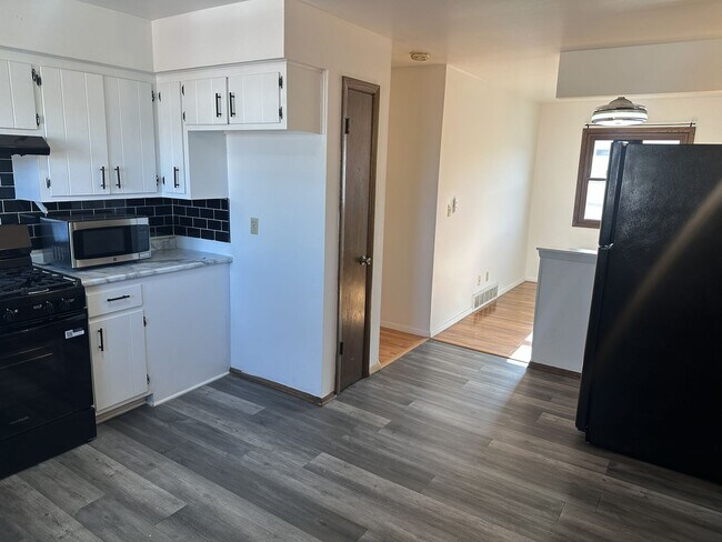 Foto del edificio - 4356-4358 S. Iowa Ave