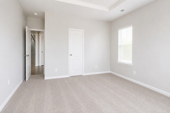 Building Photo - 21275 Catalina Palm Dr
