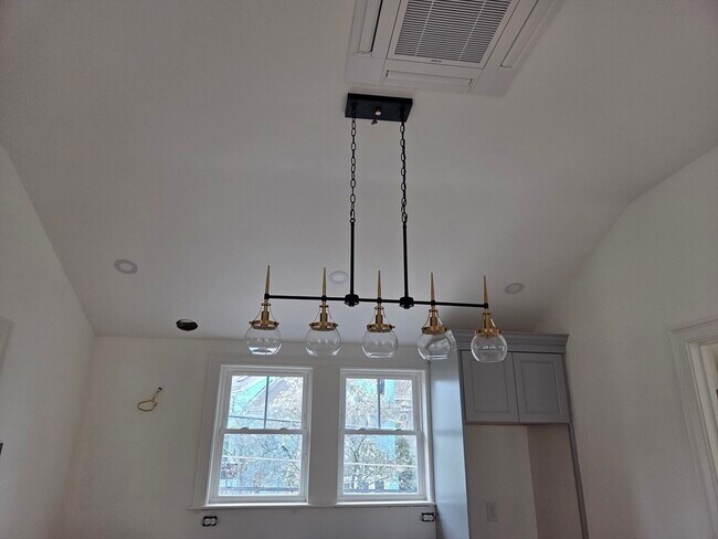 Foto del edificio - 6 Lowell Ave