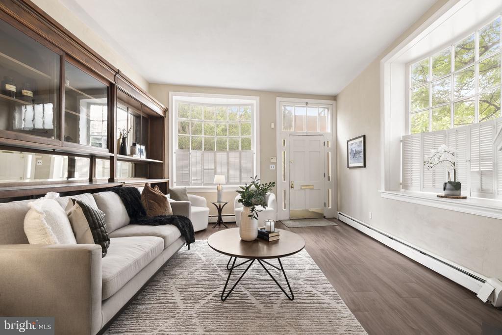 Foto principal - 858 S Front St