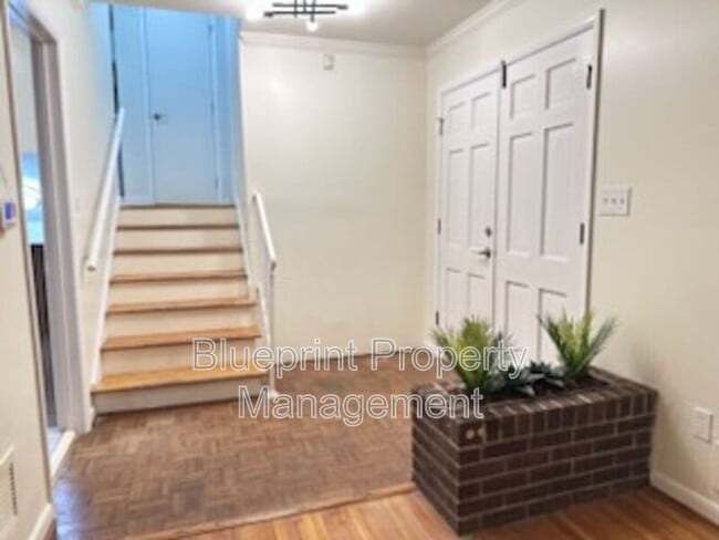 Building Photo - 6505 Avenue K