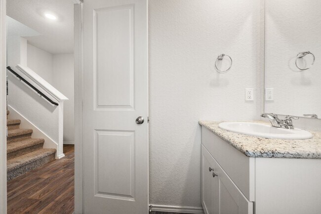 Foto del edificio - Like New, Open Floorplan, Greenbelt!!!