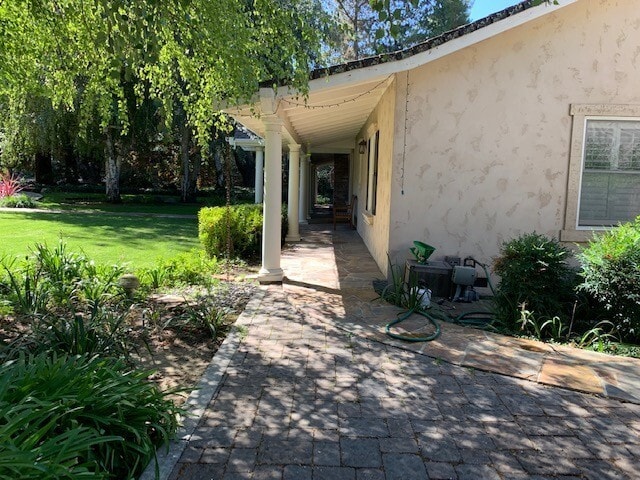 Building Photo - Gorgeous Property on Private Street conven...