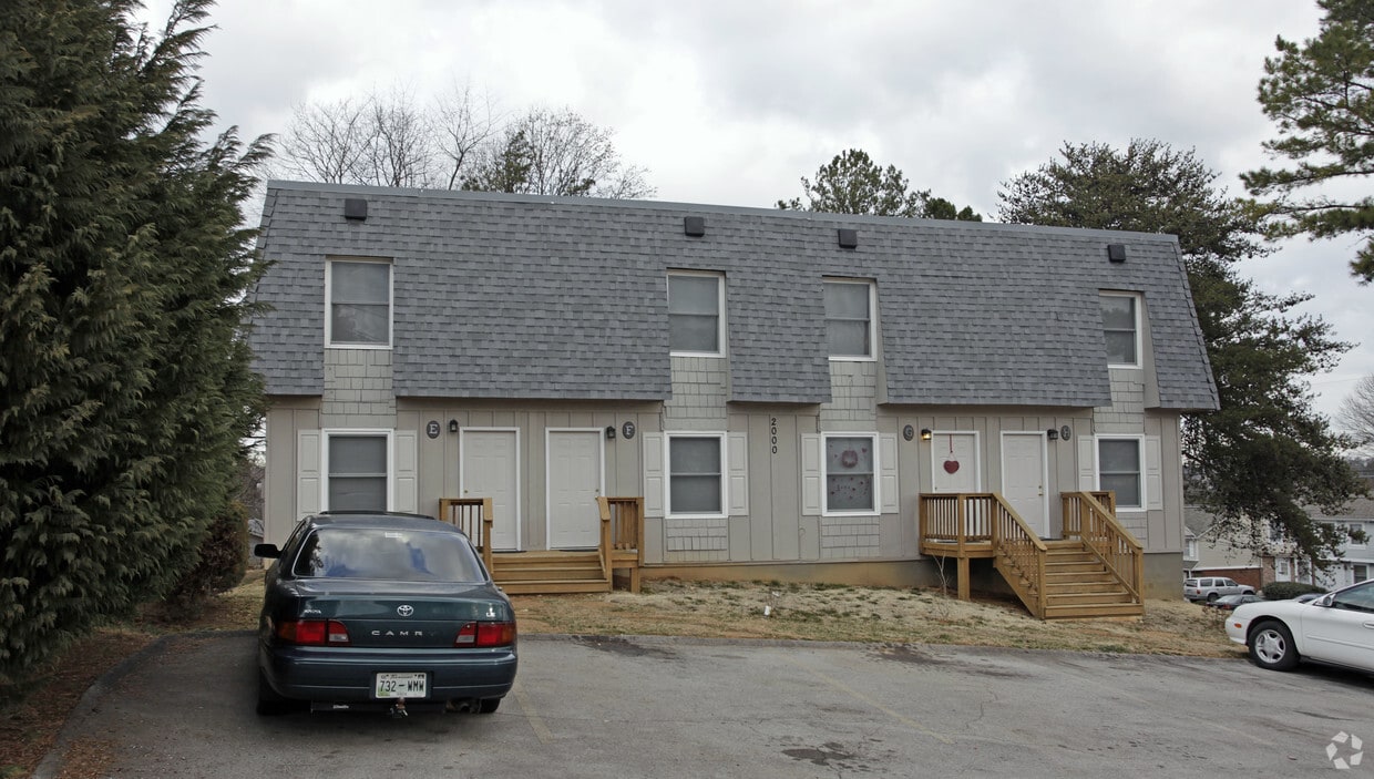 Building Photo - 2000 Belle Terra Rd