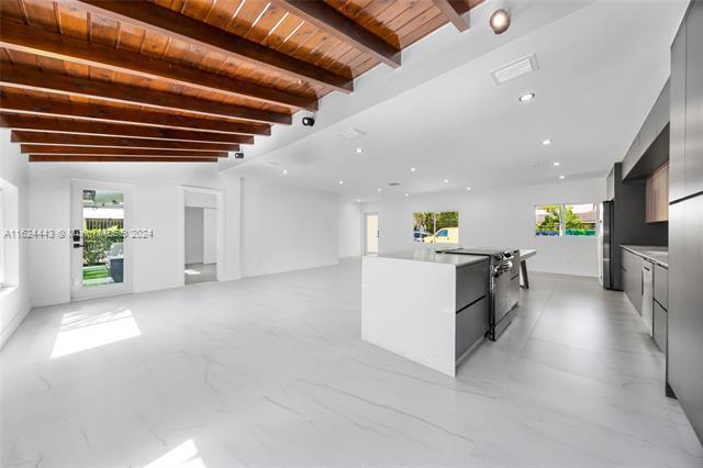 Foto del edificio - 400 Sansovino Ave