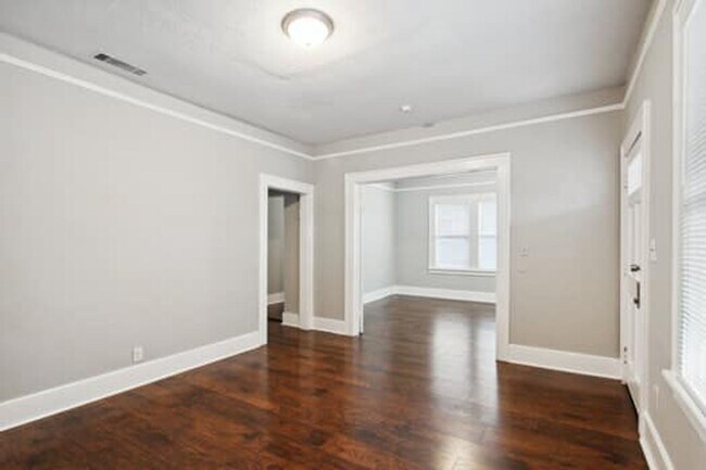 Foto del edificio - 1203 E 38th St