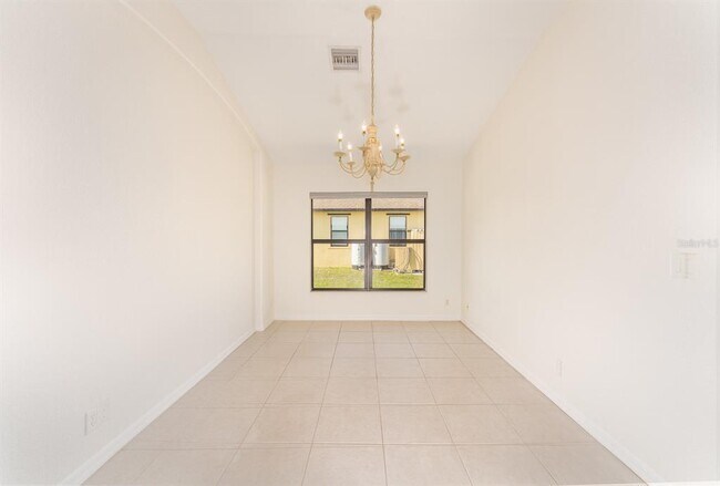 Foto del edificio - 15097 Malcolm Ave