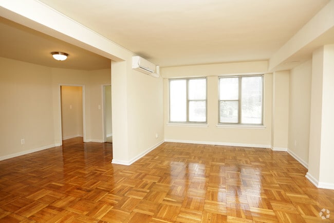 Interior Photo - 6600 Luzon