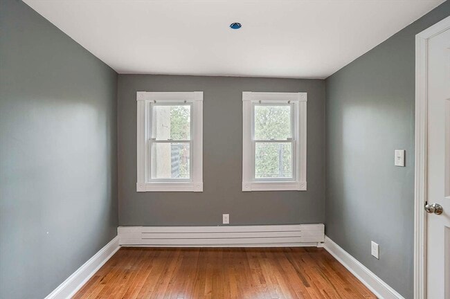 Building Photo - 16 Follen St