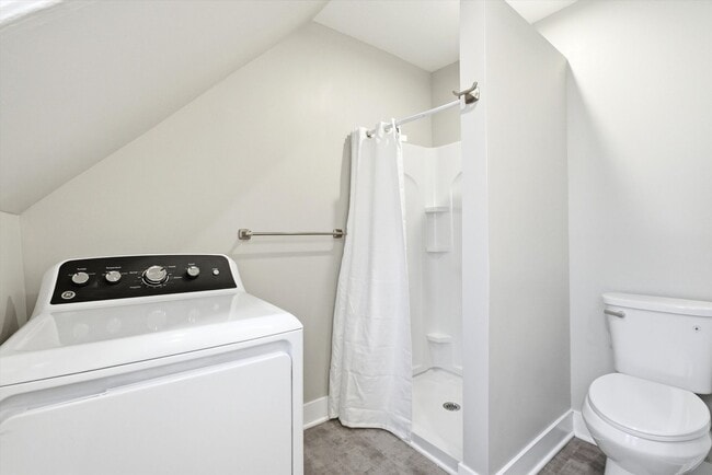 Building Photo - 135 Sagamore St